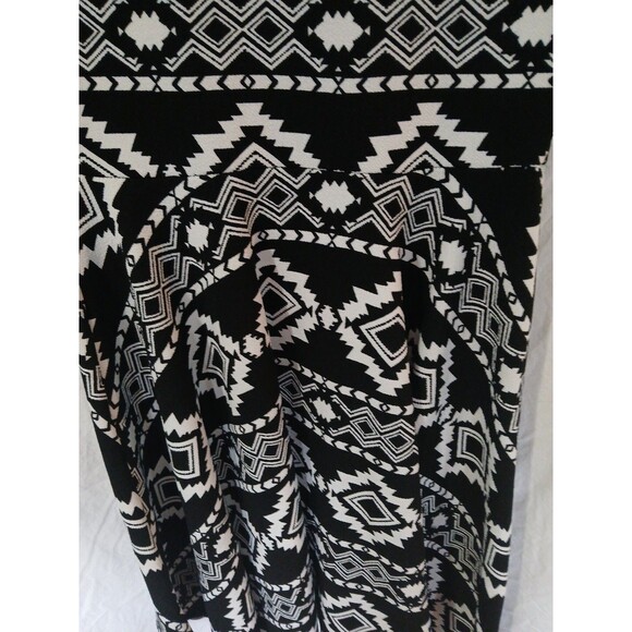 LuLaRoe Black White Geometric Print- Fit Flare- Amelia Dress Womens Medium New - Picture 9 of 16